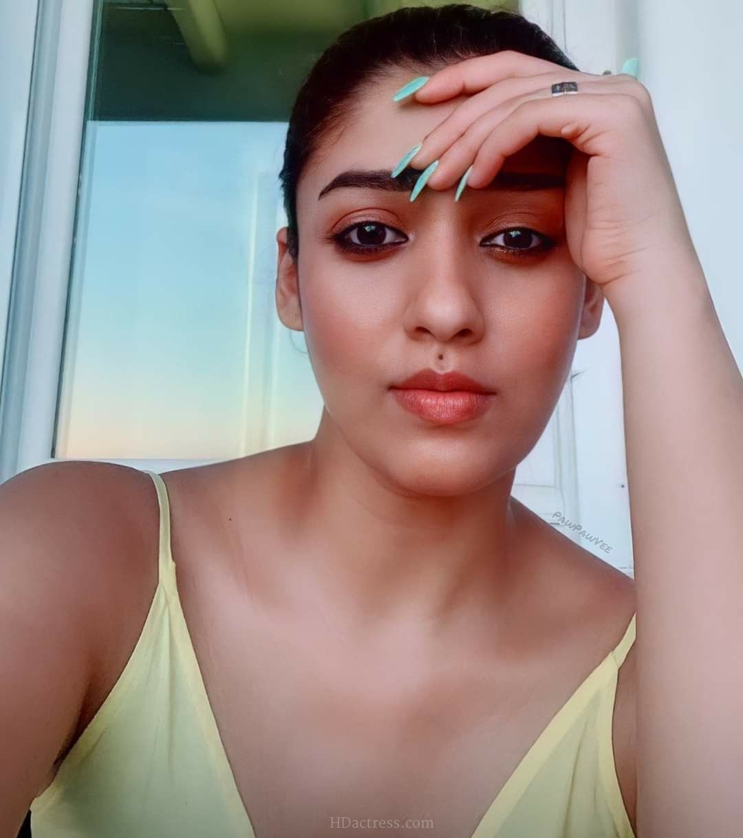 Nayanthara Latest selfie photos | Tamil Famous actress - Image 1