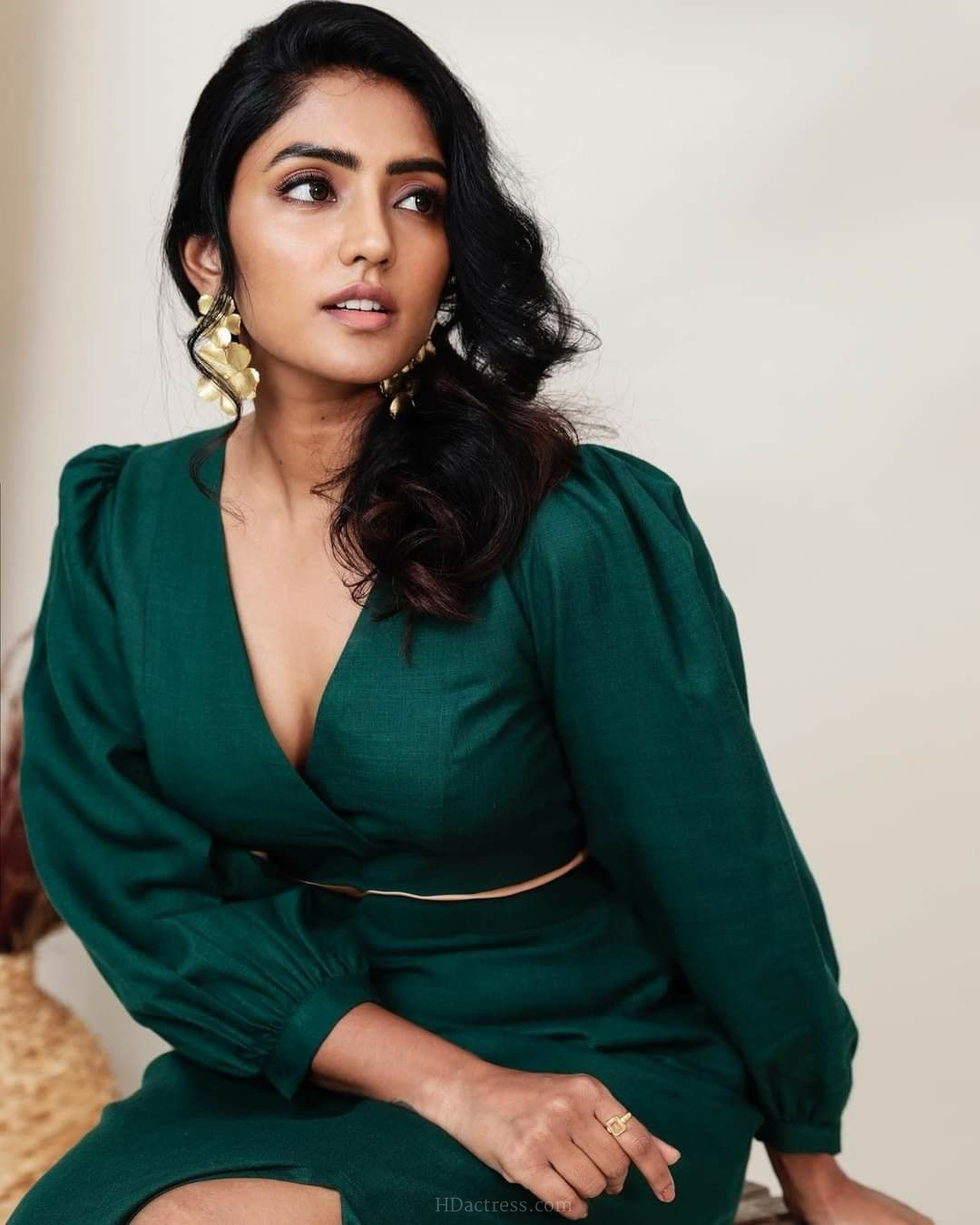 Telugu Actress Eesha Rebba 💛latest instagram Photo Gallery