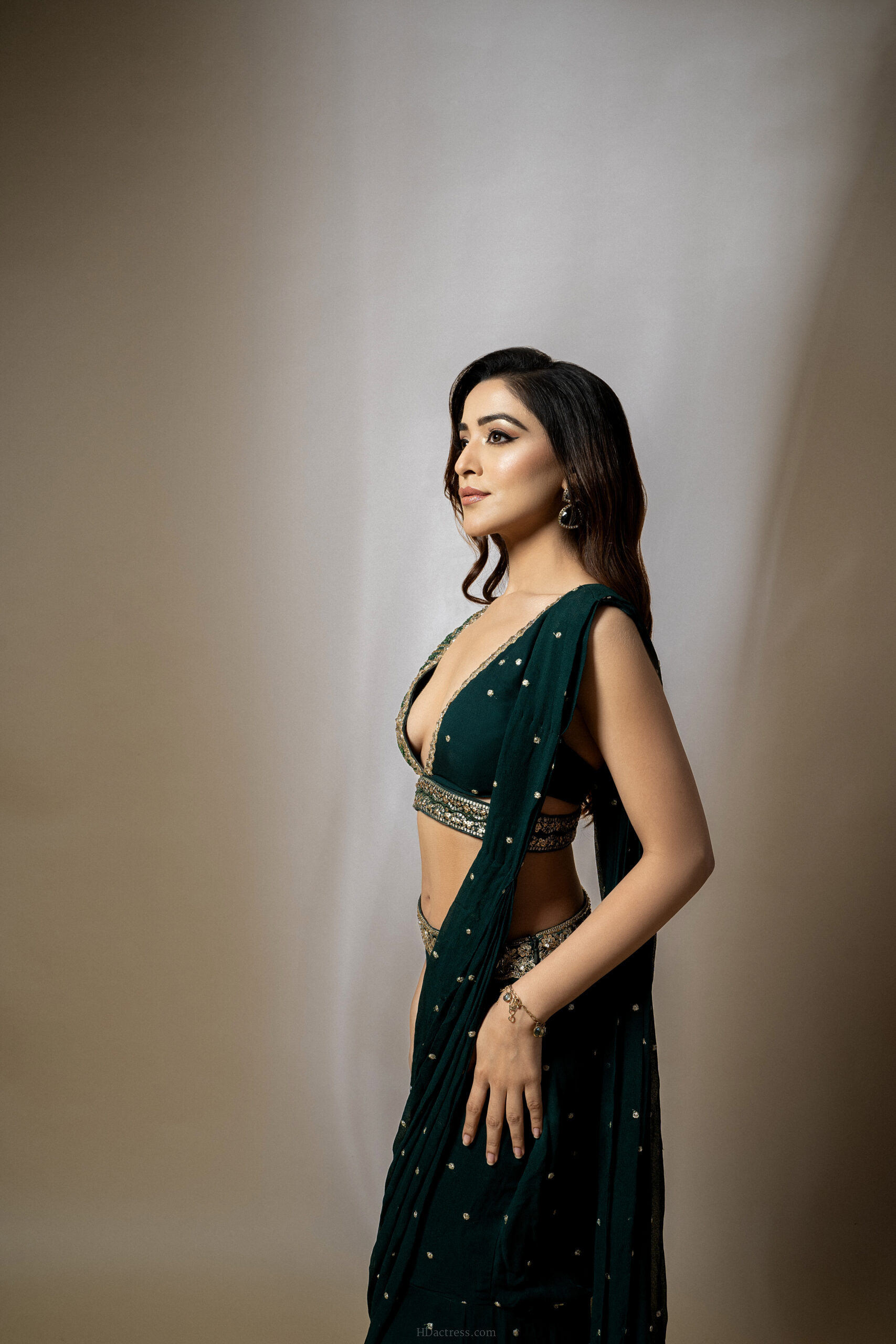 Divija Gambhir (4000×6000) UHD 4K Wallpapers Download