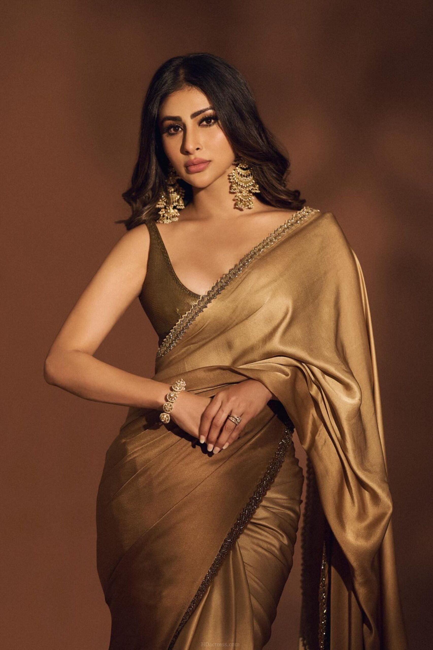 Actress Mouni Roy (2981×4472) UHD 4K Wallpapers