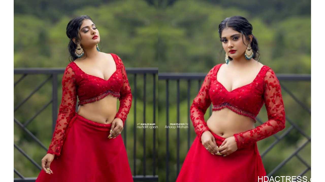 Vindhuja Vikraman’s Sexy Blouse and Skirt Hot & Confident Outfit Steals the Spotlight - Image 1