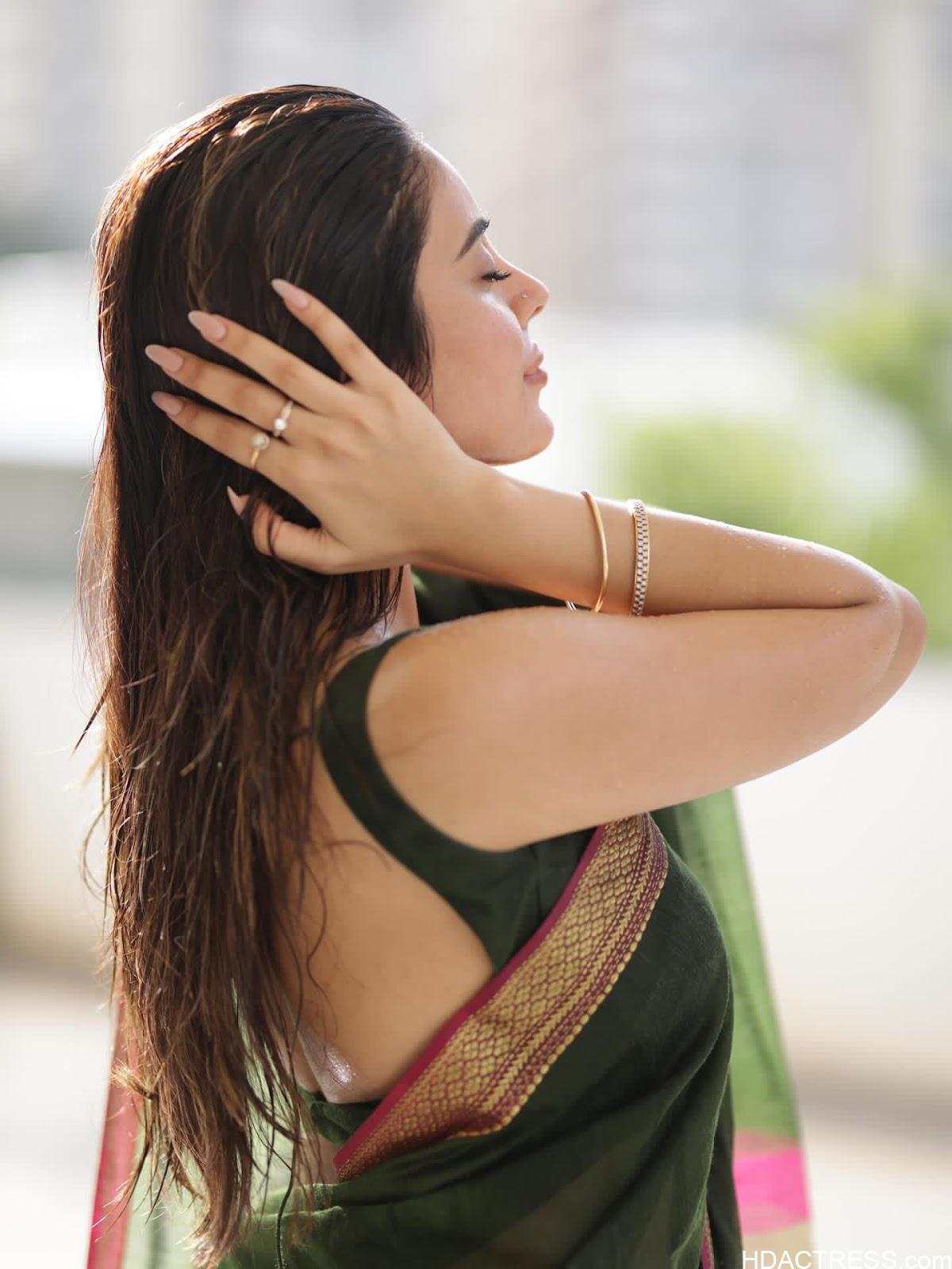 Seductive Shots of Kushitha Kallapu Showing Off Her Smooth Bare Back - Image 2 Seductive Shots of Kushitha Kallapu Showing Off Her Smooth Bare Back - Image 2