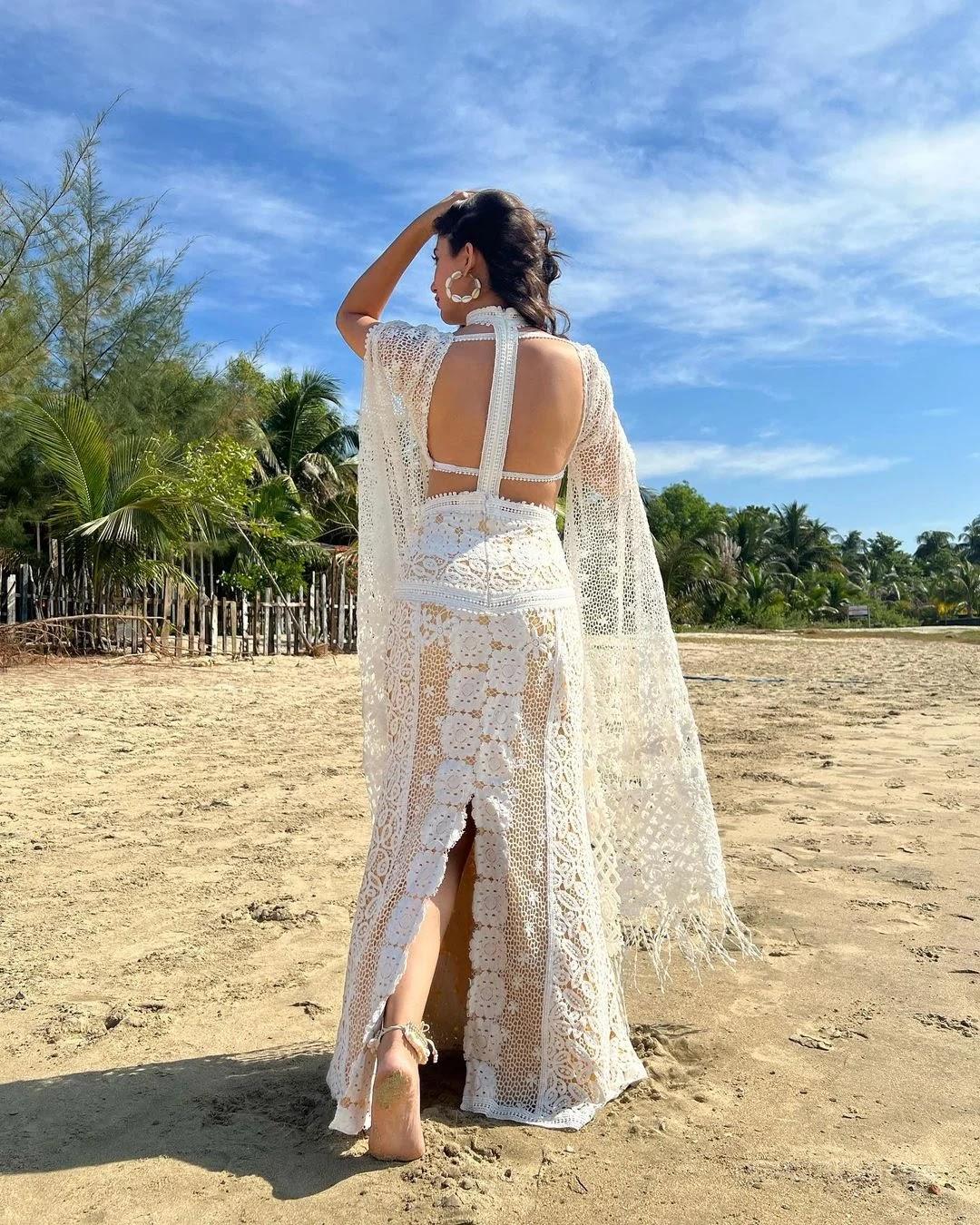 Bangladeshi Beauty Safa Kabir Flaunts Glamorous Style in Latest Photoshoot - Image 4 Bangladeshi Beauty Safa Kabir Flaunts Glamorous Style in Latest Photoshoot - Image 4