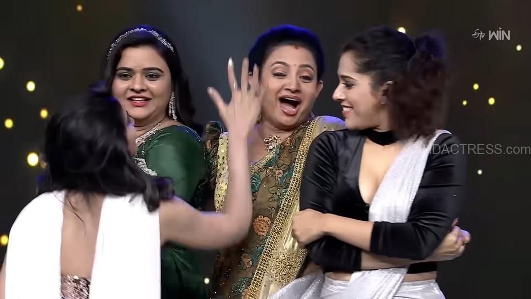 Rashmi Gautam & Indraja TV Moments Expressions That Went Viral - Image 3 Rashmi Gautam Hard Kissings Hottest Romance Moody Xpressions