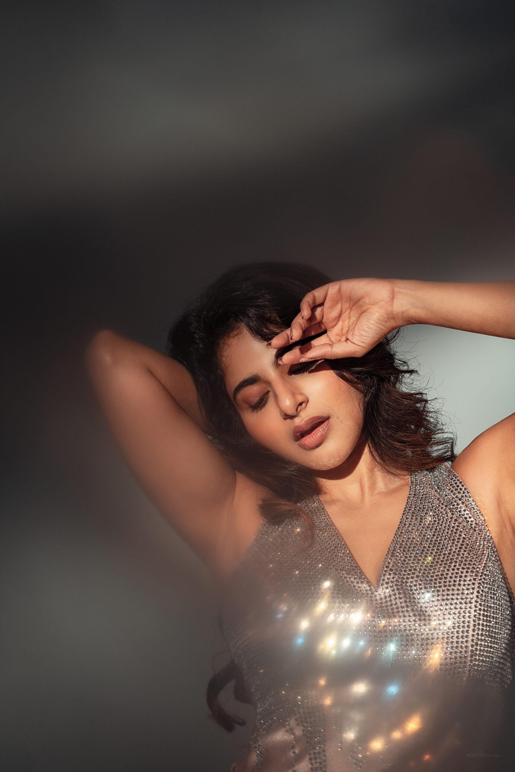 Actress Iswarya Menon (4000×6000) UHD 4K Wallpapers