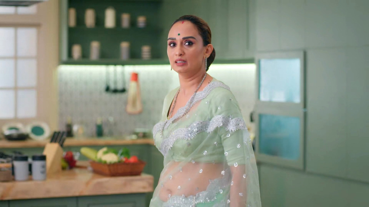 [Image: Gayathri-Soham-BIg-Deep-Navel-in-Transpa...14-954.jpg]