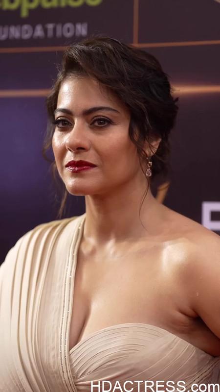 Kajol Devgan’s One-Shoulder Dress Look Breaks the Internet – See Photos! - Image 1 MILF KAJOL DEVGAN ENCHANTING CLEAVAGE SHOW AT EVENT
