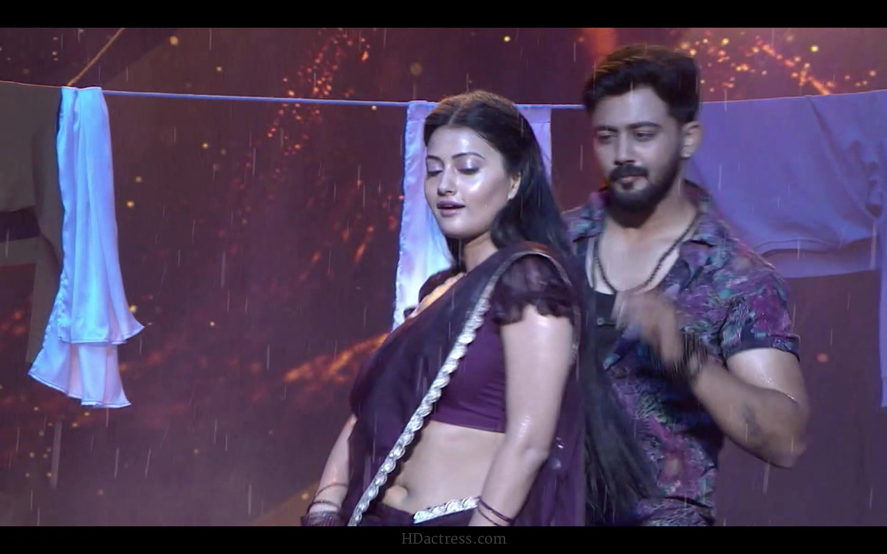 Debjani navel hole