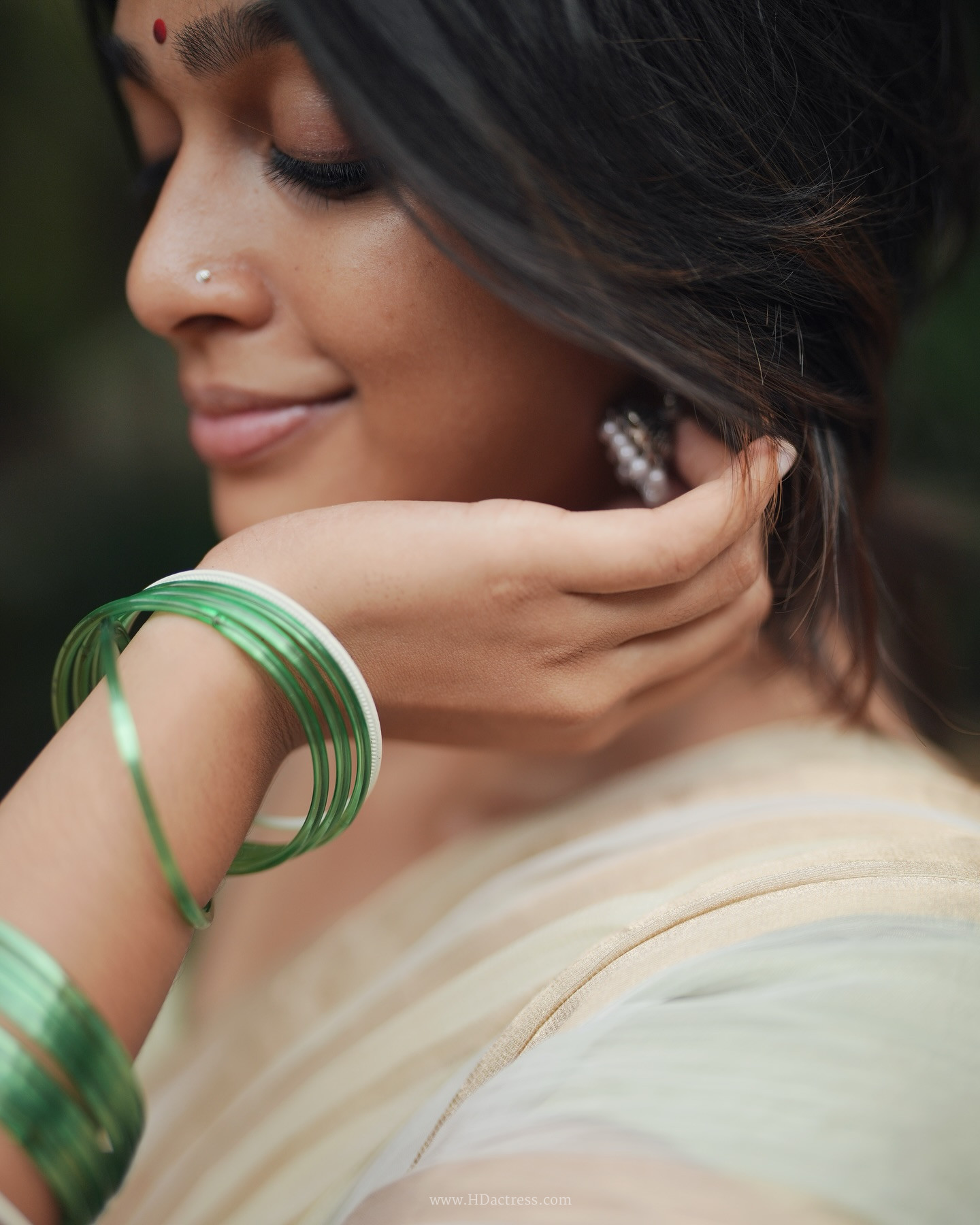 Ananthika Sanilkumar wearing a traditional saree.