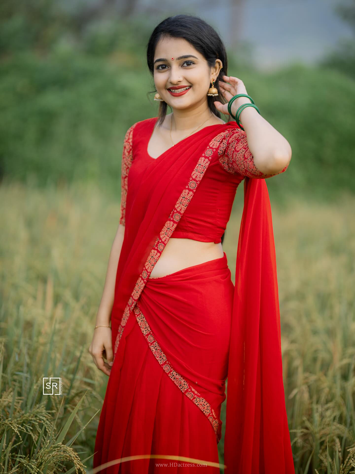 Beautiful half saree photos of South indian model Devika Manoj - Image 1