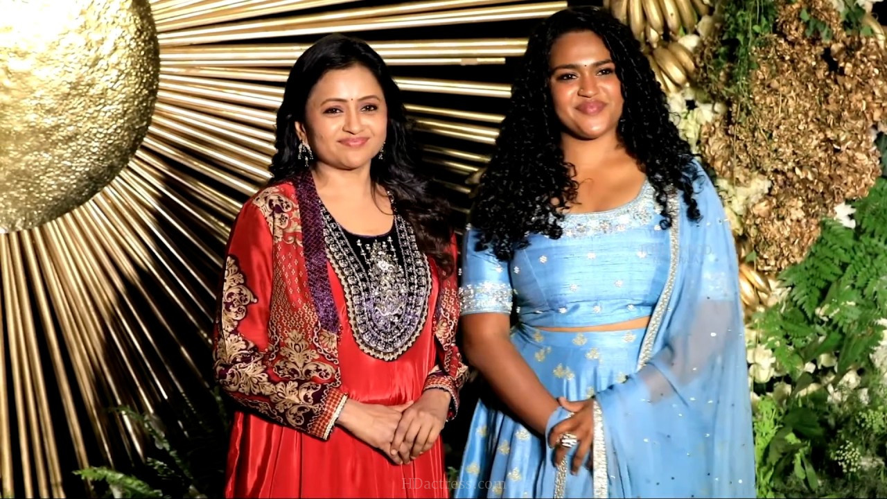 Suma & Daughter Manaswini Visuals @ Vijay Deverakonda Event Rare Family Appearance Goes Trending - Image 1