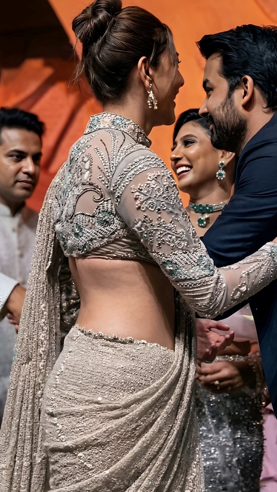 Kajal Aggarwal Stuns In Metallic Ivory Saree.. - Image 10 Kajal Aggarwal Stuns In Metallic Ivory Saree.. - Image 10