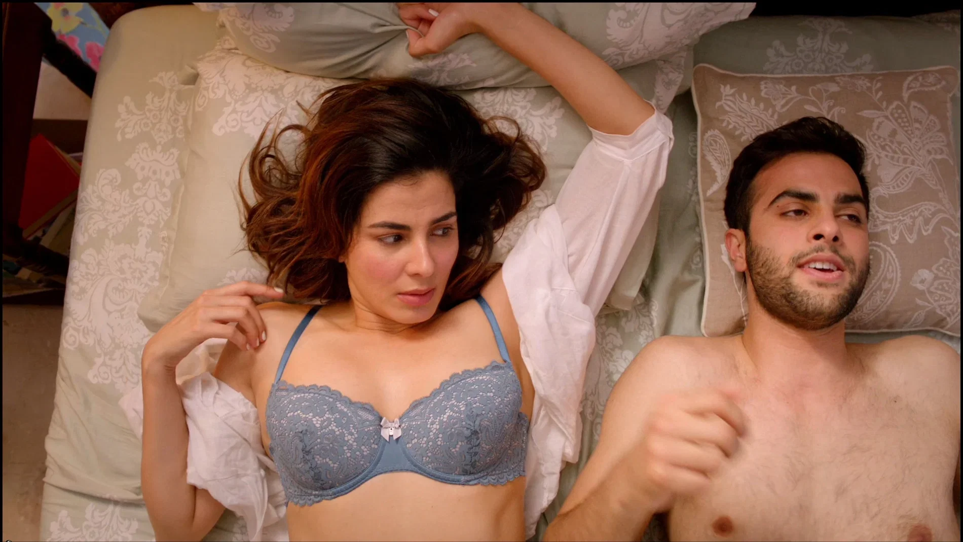 Kirti Kulhari Hot Lingerie Look : Most Daring and Viral in Bra