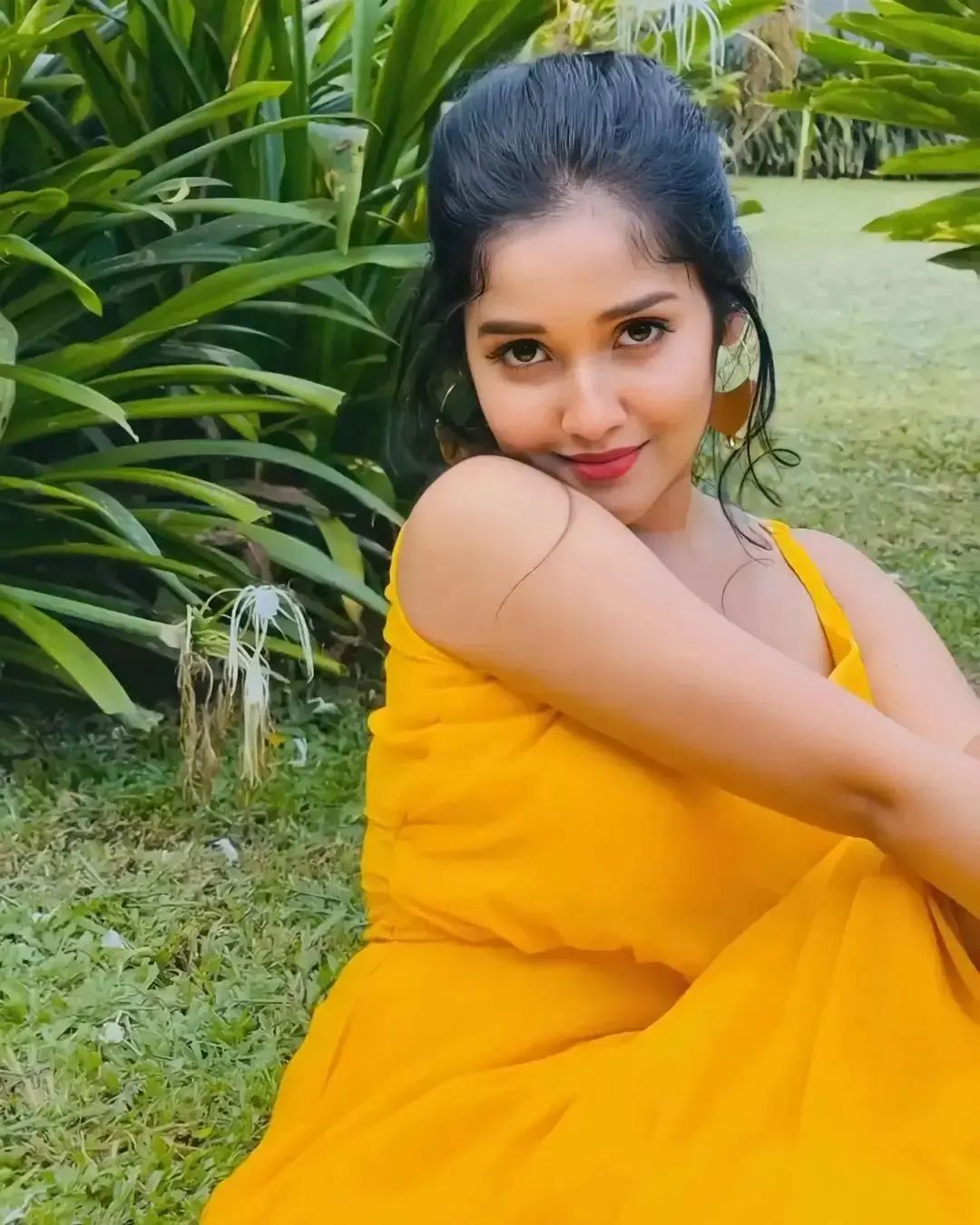 Mallu Actress Anikhaa surendran Latest photoshoot stills - Image 3 Mallu Actress Anikhaa surendran Latest photoshoot stills - Image 3