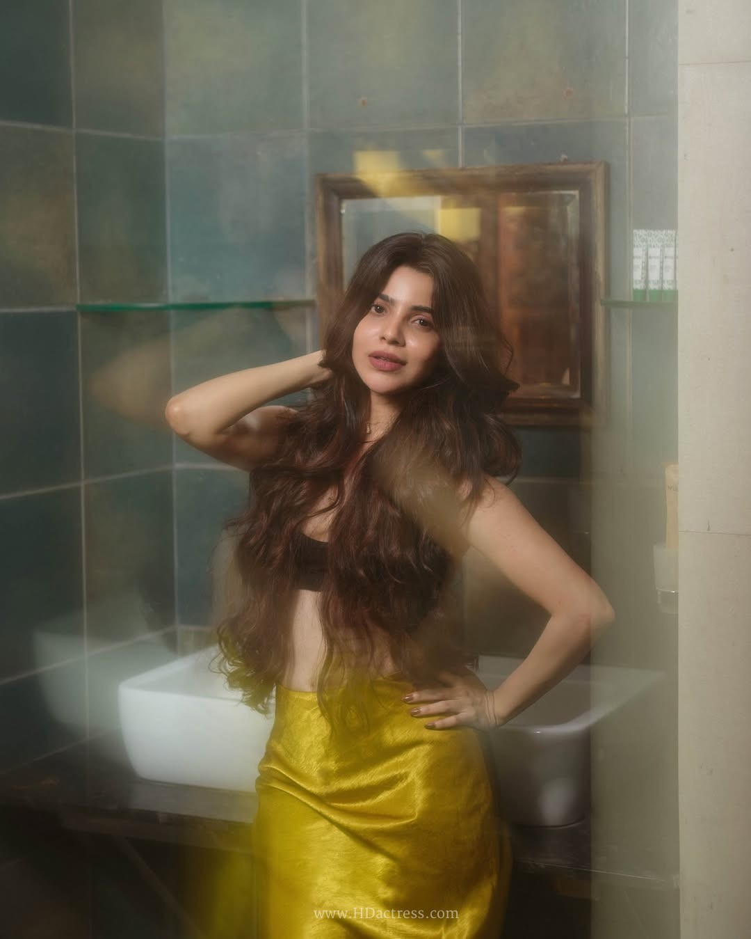 Divya bharathi’s striking retro vibe poses in bold crop top and silk skirt.. - Image 4 Divya bharathi’s striking retro vibe poses in bold crop top and silk skirt.. - Image 4