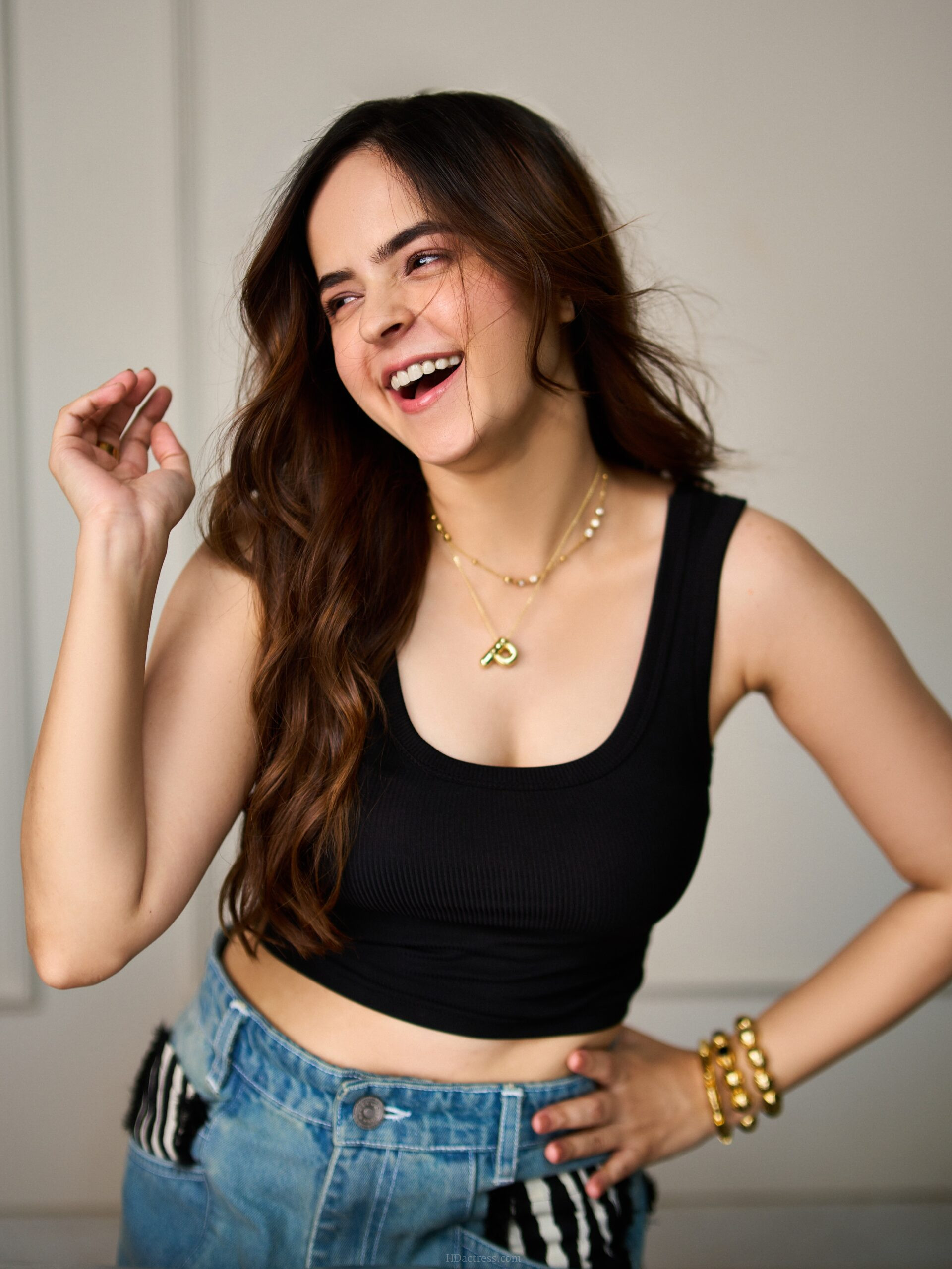 Close up selfie of actress Palak Sindhwani looking stunning in a tight scoop neck cropped tank top.