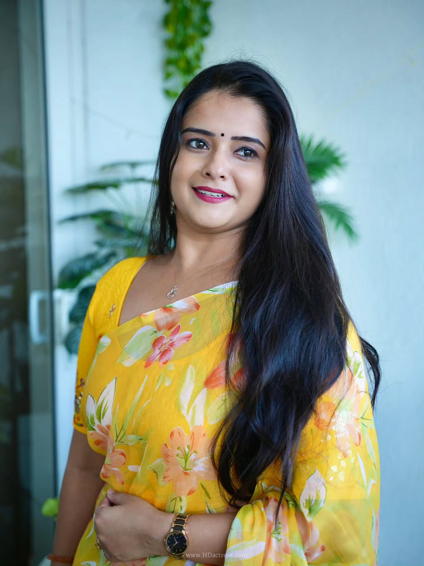 Haripriya Isai Goes Bold: Actress Starts Exclusive Instagram Subscription Model for Fans