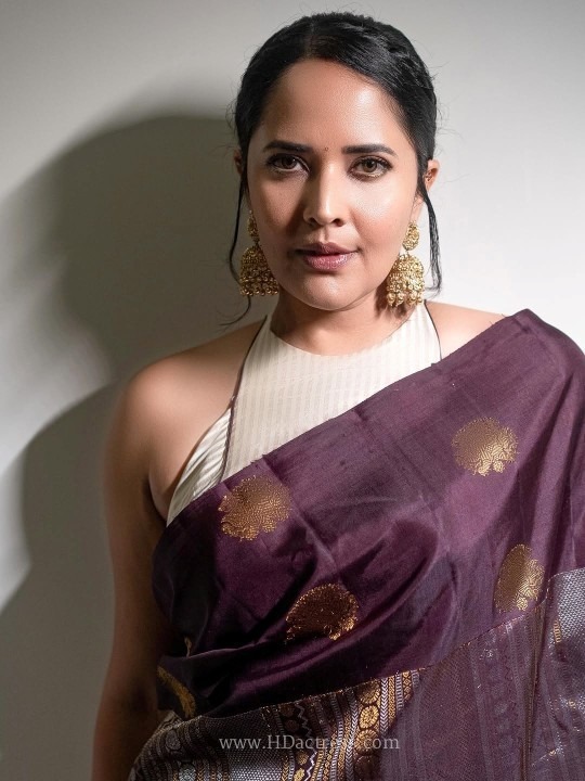Anasuya bharadwaj dazzles in a stunning wine silk saree and halter blouse.. - Image 3 Anasuya bharadwaj dazzles in a stunning wine silk saree and halter blouse.. - Image 3