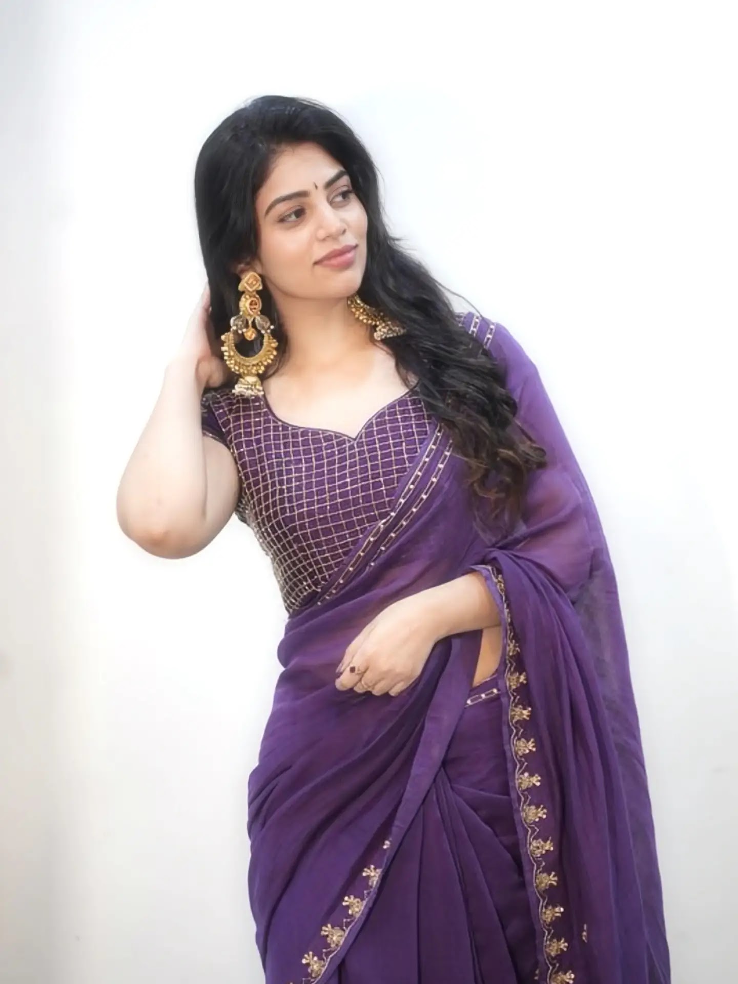 Bandhavi Sridhar Photos In Blue Saree Sleeveless Blouse - Image 5 Bandhavi Sridhar Photos In Blue Saree Sleeveless Blouse - Image 5