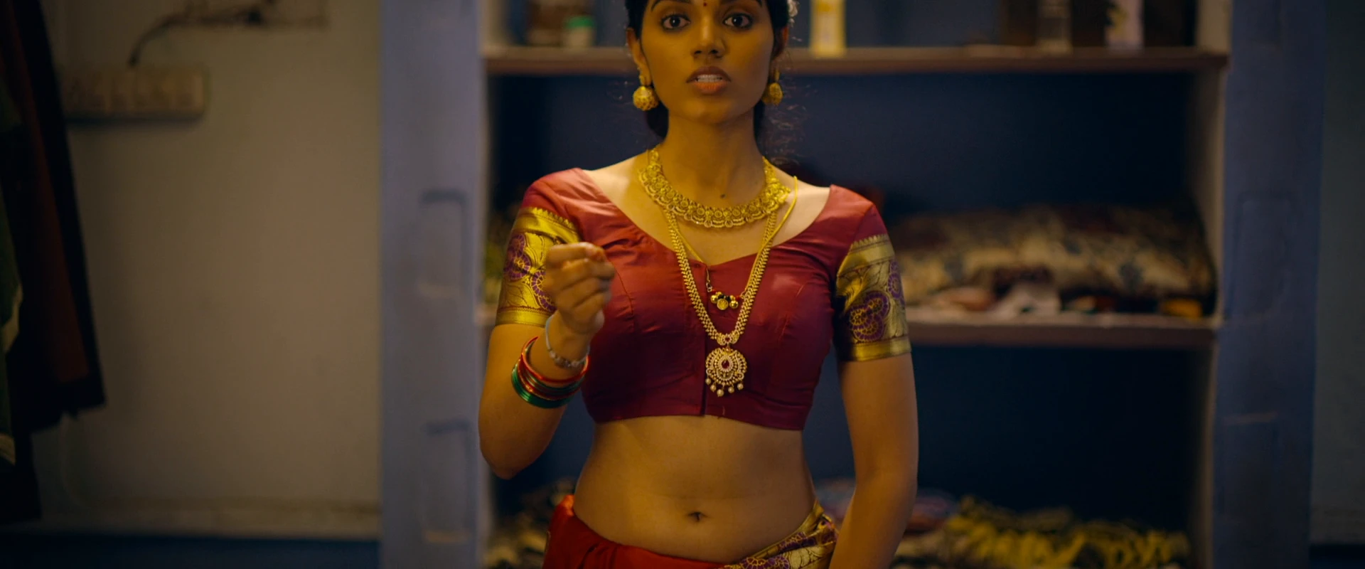 Gayathri Ramana sexy, navel show, latest film, movie clips, actress beauty, trending photos, Gayathri Ramana spicy