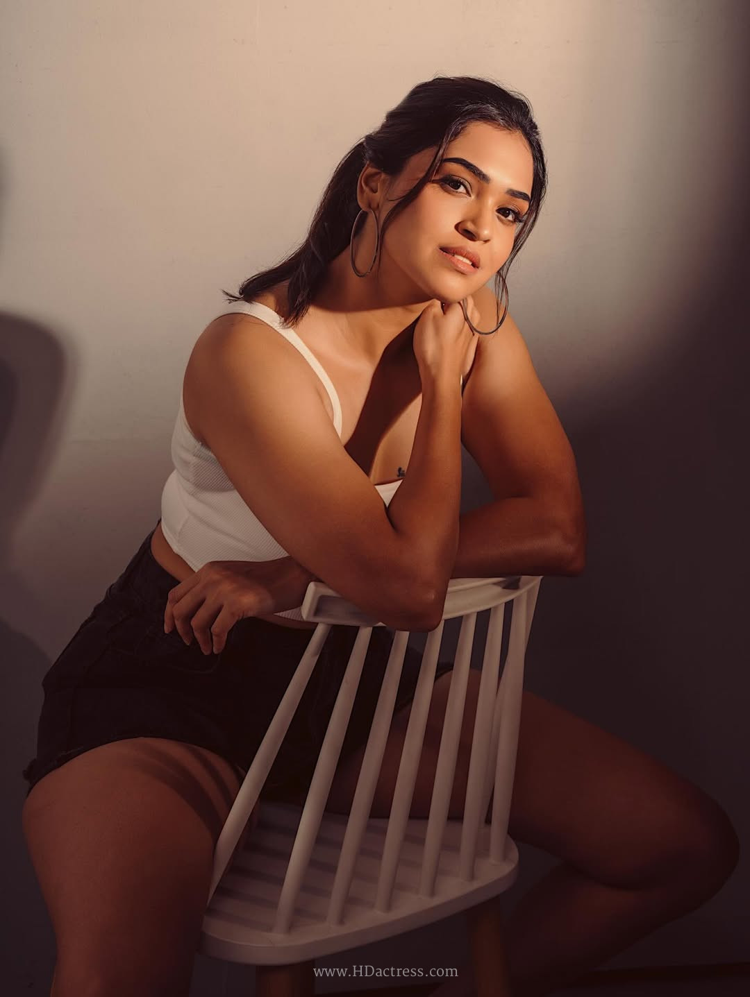 Tamil Actress Varshini Venkat Hot HD Photos, Viral Gallery & Style Breakdown