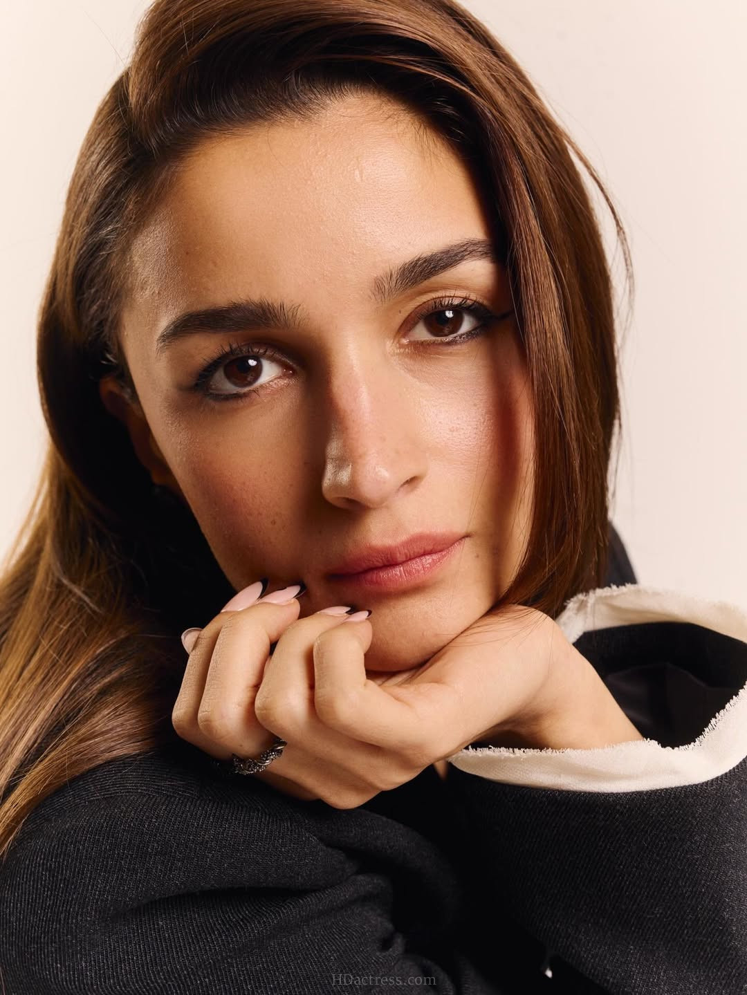 Alia Bhatt Sultry face expressions
