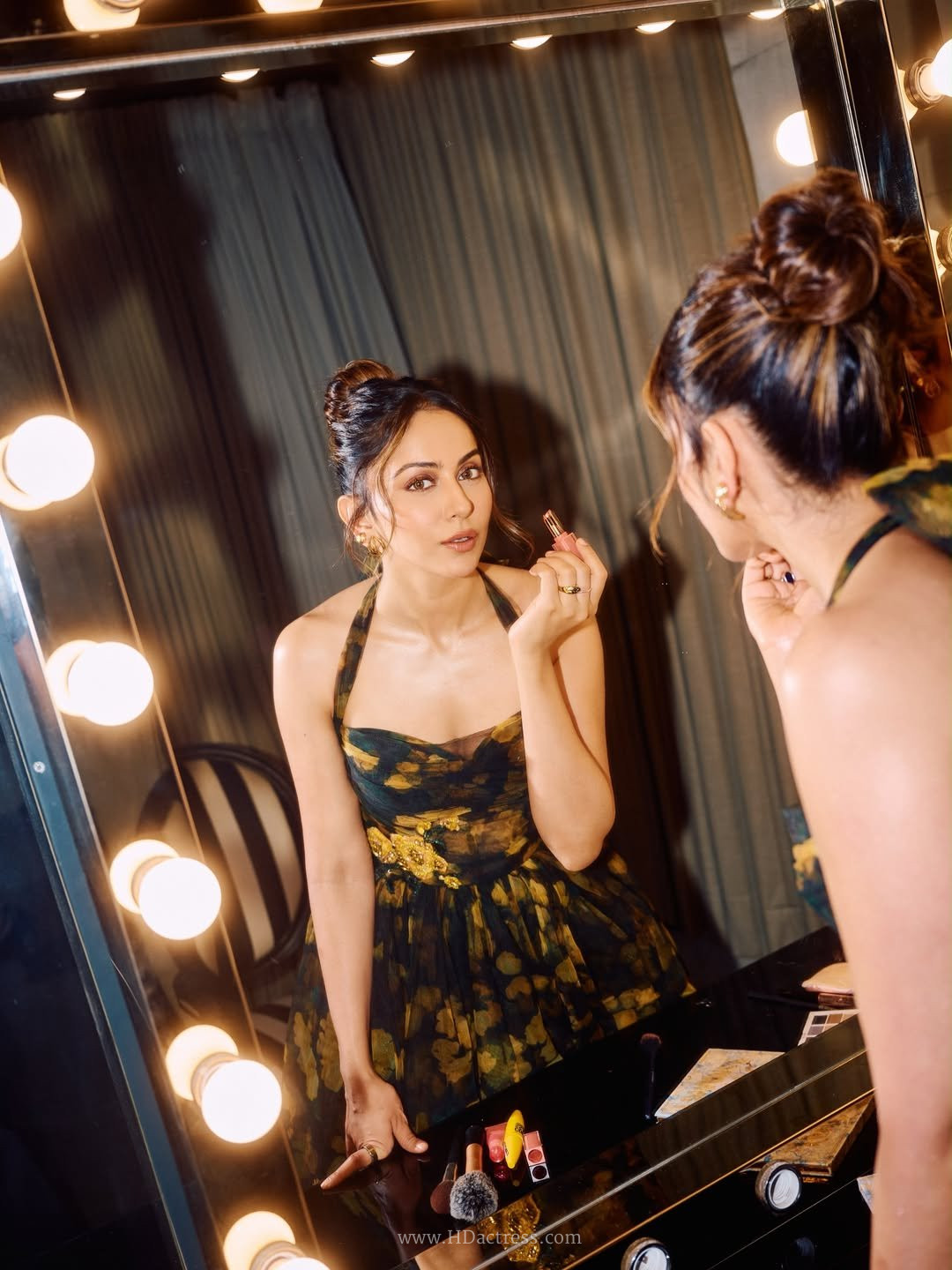Rakul Preet Singh Body Measurements: 34-26-35 inches (86-66-89 cm)