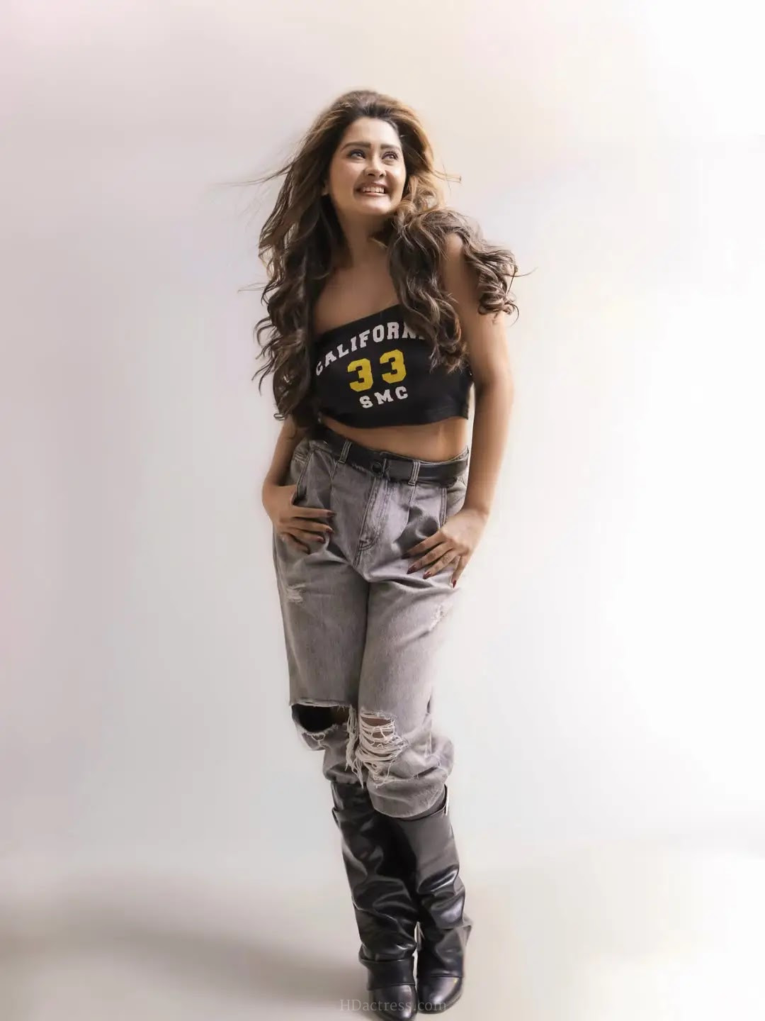 Beautiful Hindi TV Actress Kanchi Singh Stills in Black Top Pant - Image 2 Beautiful Hindi TV Actress Kanchi Singh Stills in Black Top Pant - Image 2
