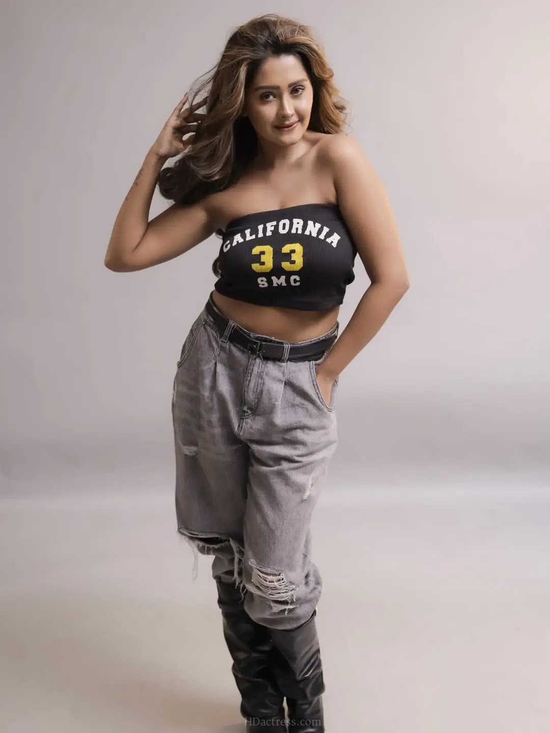 Beautiful Hindi TV Actress Kanchi Singh Stills in Black Top Pant - Image 5 Beautiful Hindi TV Actress Kanchi Singh Stills in Black Top Pant - Image 5