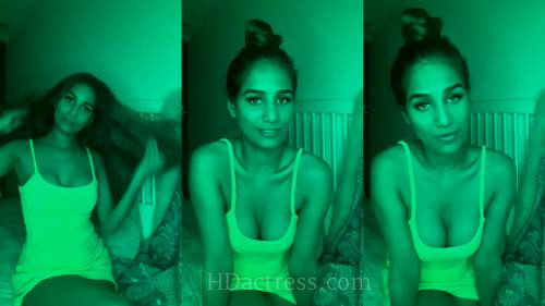 Poonam Pandey Hot Live Photos See The Latest Viral Images