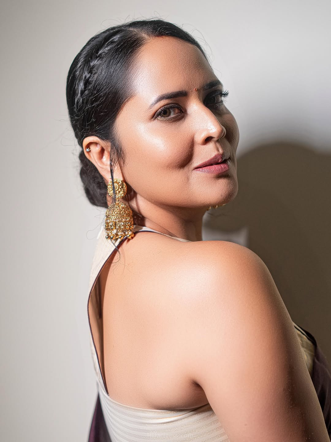 Anasuya Bharadwaj in wine purple silk saree Anasuya Bharadwaj in wine purple silk saree