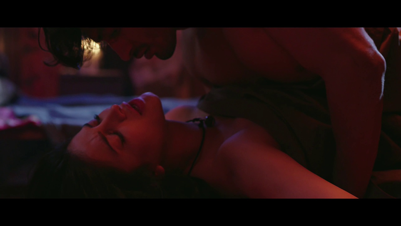 Shruti Haasan Intimate Liplock Hot Romantic- Yaara Photos,Wallpapers