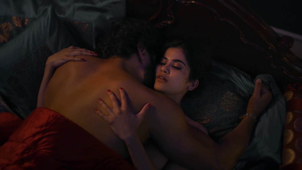Aaditi Pohankar Extreme Hot Photos on Bed Aashram S3