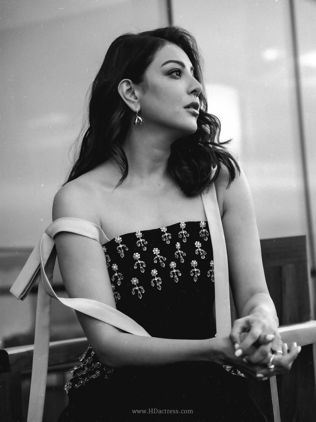 Kajal aggarwal stuns in chic monochrome outfit - Image 4 Kajal aggarwal stuns in chic monochrome outfit - Image 4