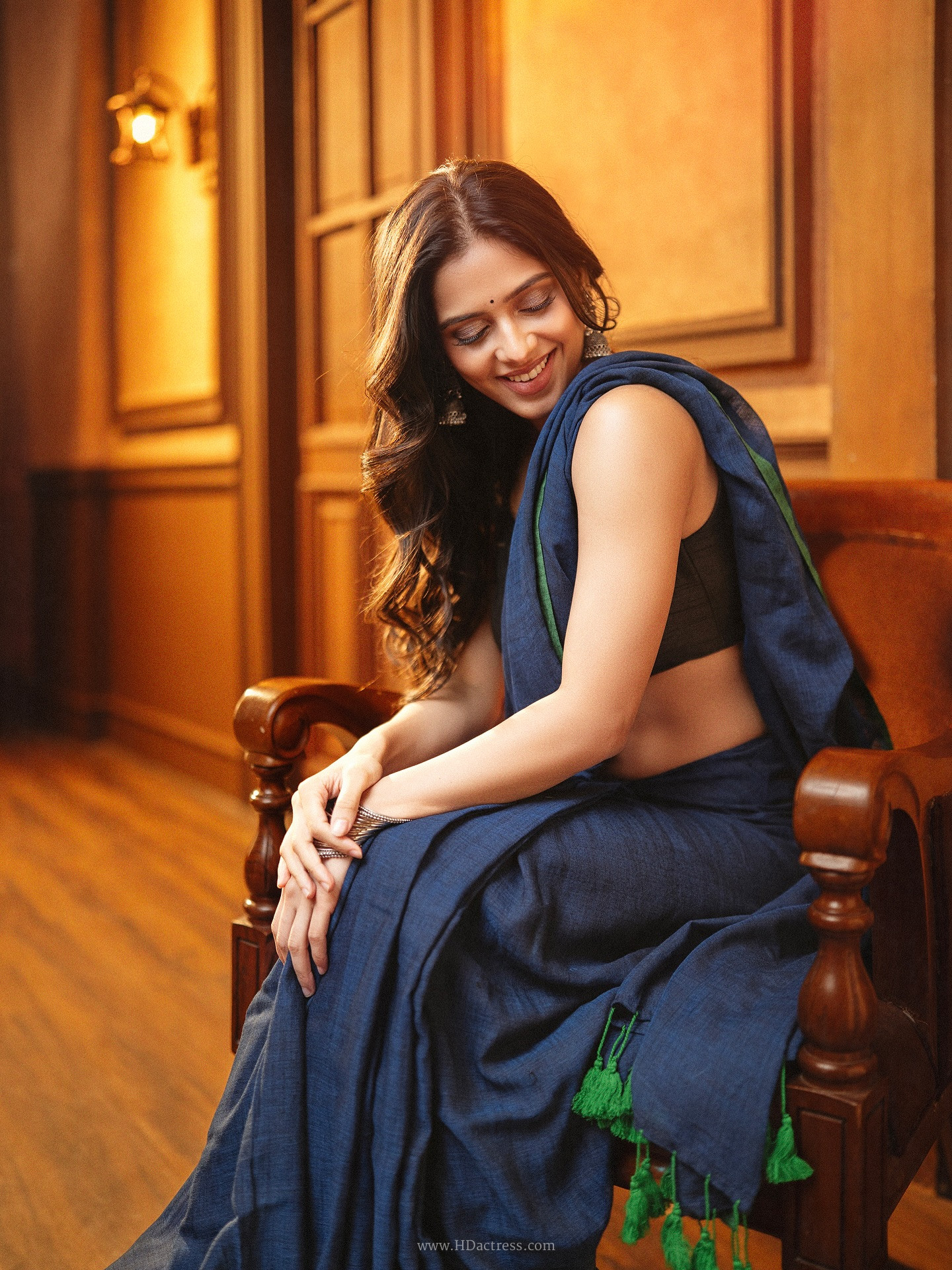 Aashi Bhavsar in indigo linen saree black sleeveless blouse Aashi Bhavsar in indigo linen saree black sleeveless blouse