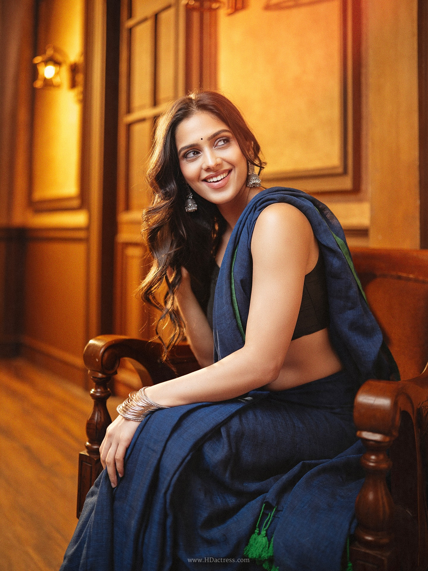 Aashi Bhavsar in indigo linen saree black sleeveless blouse Aashi Bhavsar in indigo linen saree black sleeveless blouse