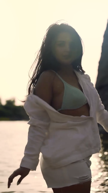 Priyanka-Jain-sultry-intimate-lookbook-hd-photo