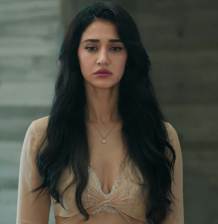 Disha Patani in Awarapan 2 Song Ve Junoon  | HDactress.com