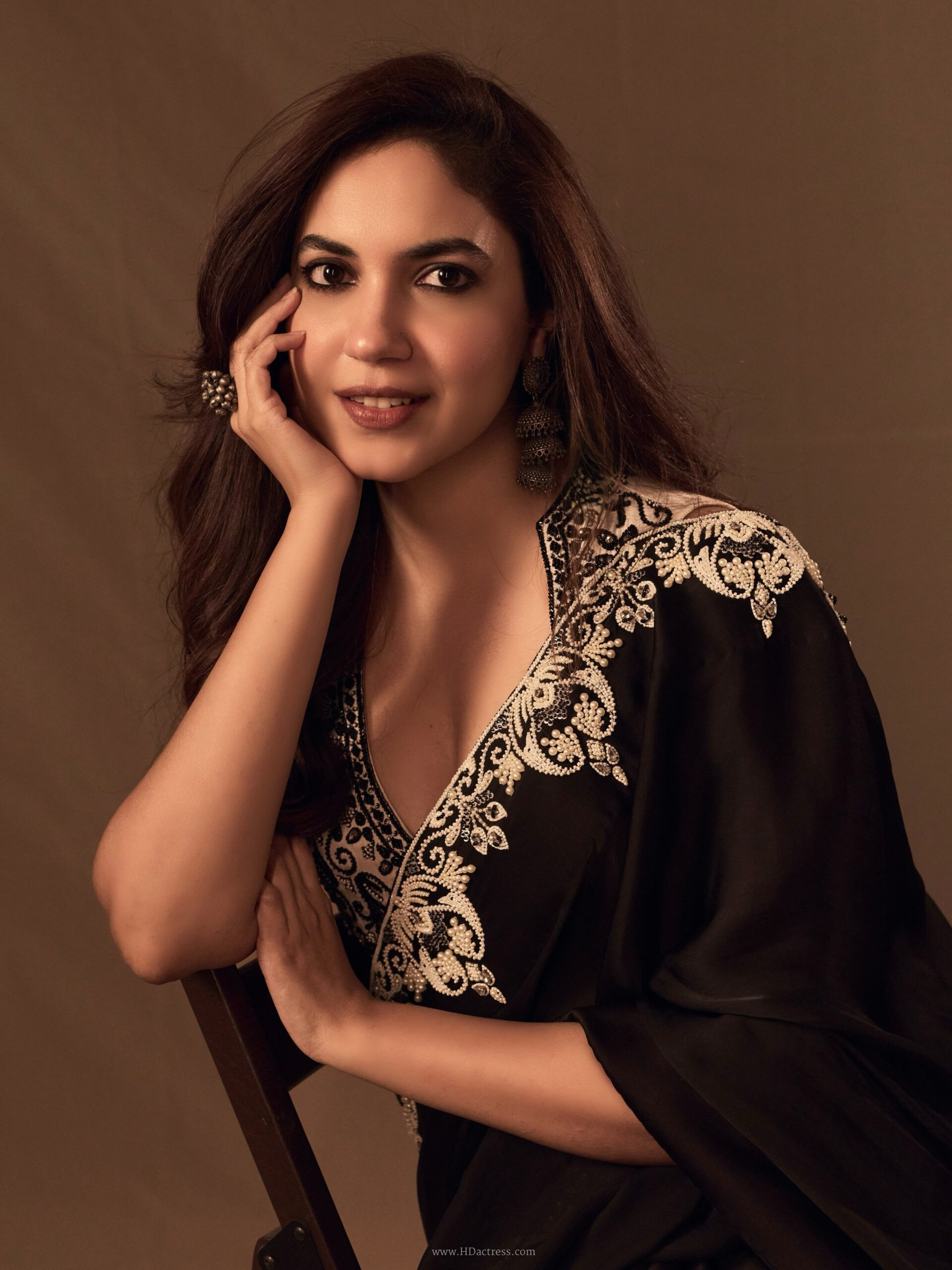 Inside Ritu Varma's Viral New Look: Elegant Style Meets a Bold Cleavage Tease
