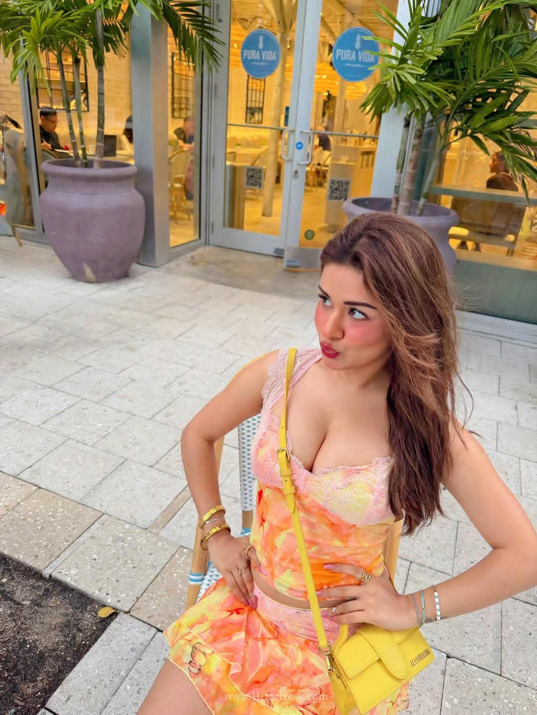 Avneet Kaur Body & Bra Measurements: 34-24-34, Bra Size: 34B