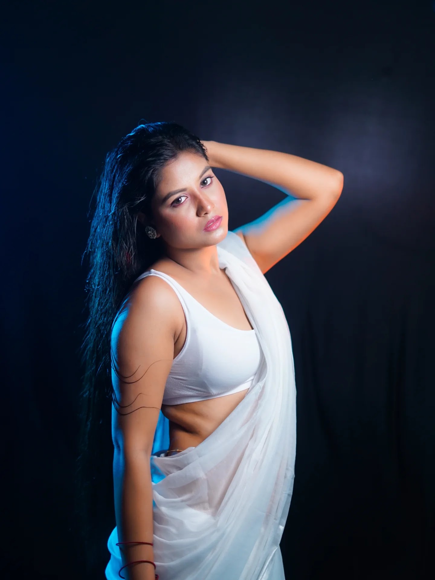 Rimi latest white cotton saree look Rimi latest white cotton saree look