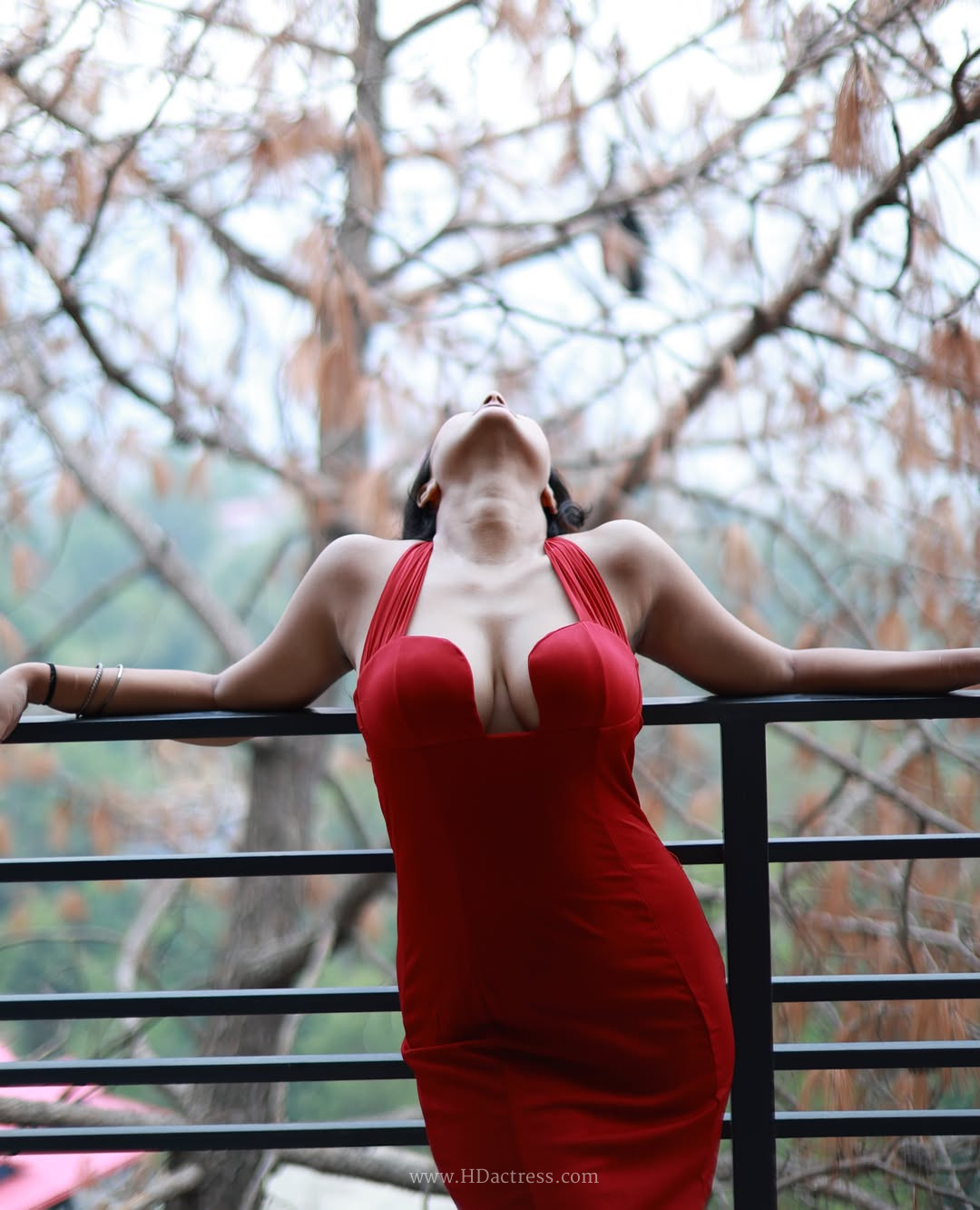 Rivaa Jadoun in vibrant red bodycon dress Rivaa Jadoun in vibrant red bodycon dress