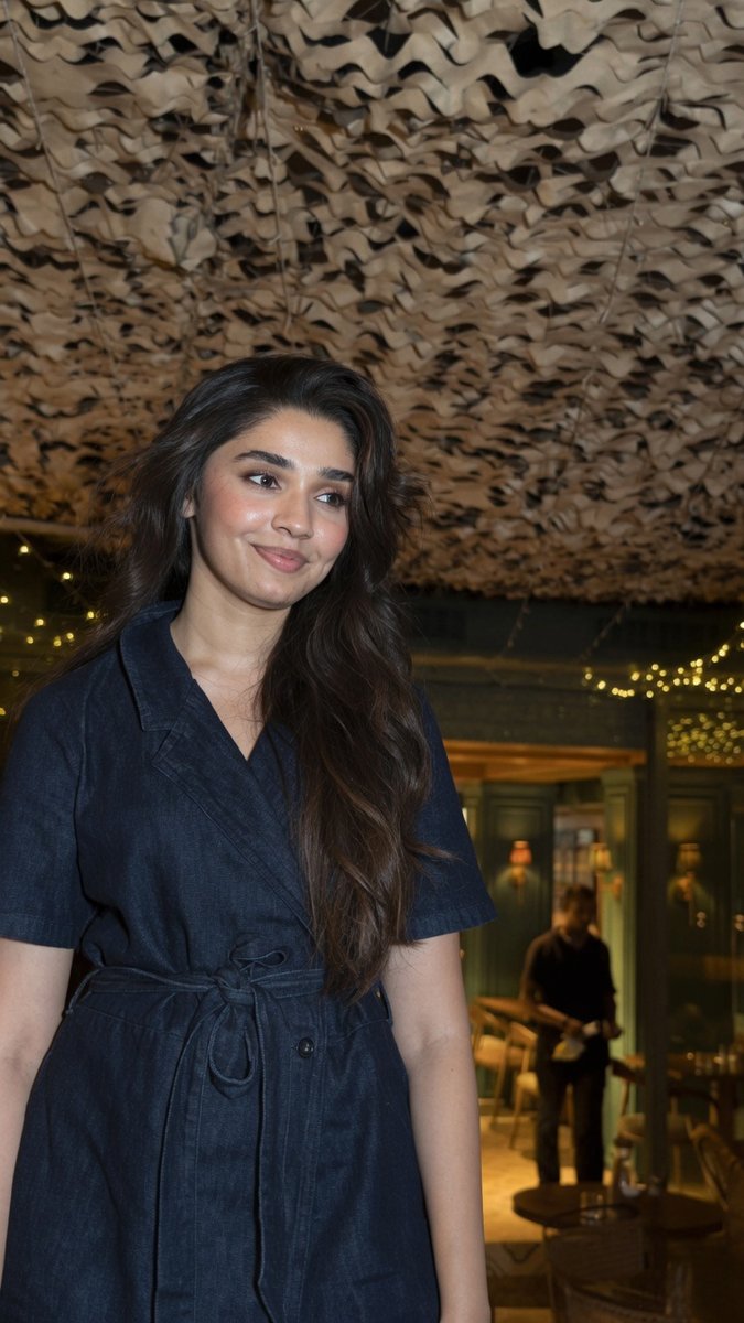 Krithi Shetty got camera attention with her cuteness when she casually stepped out. ♥️#KrithiShetty