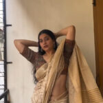 Ksudha Sexy Big Deep Navel Holein Golden Saree Mp4 Snapshot 00 14 088