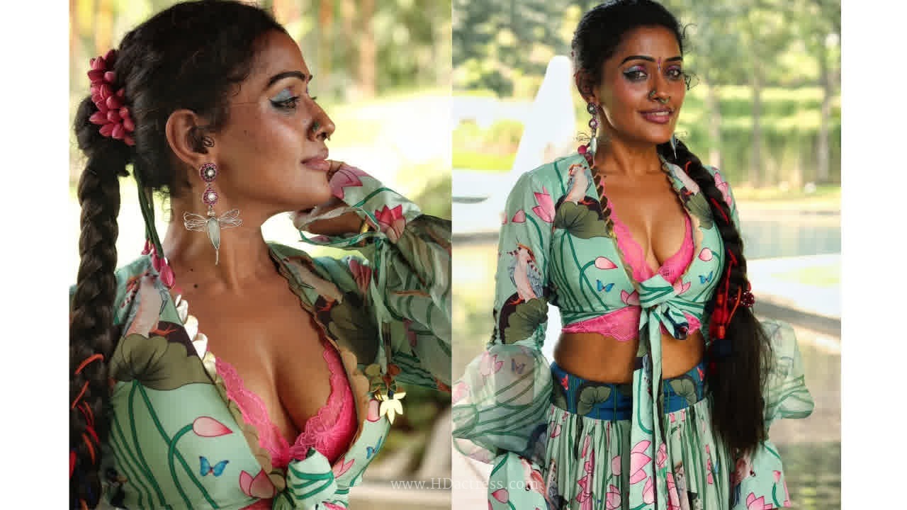 Lakshu raghav highlighted her toned belly and neckline in a tie-front cropped top..