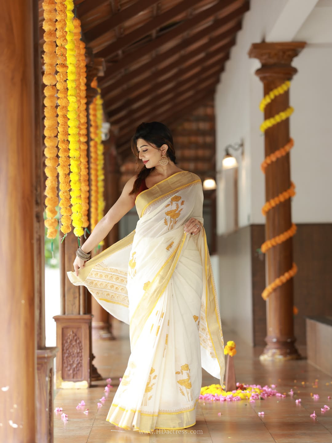 Irene David in traditional Kasavu saree Irene David in traditional Kasavu saree