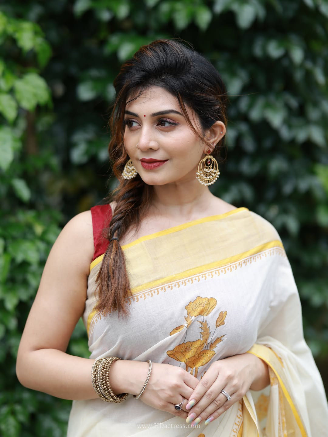 Irene David in traditional Kasavu saree Irene David in traditional Kasavu saree
