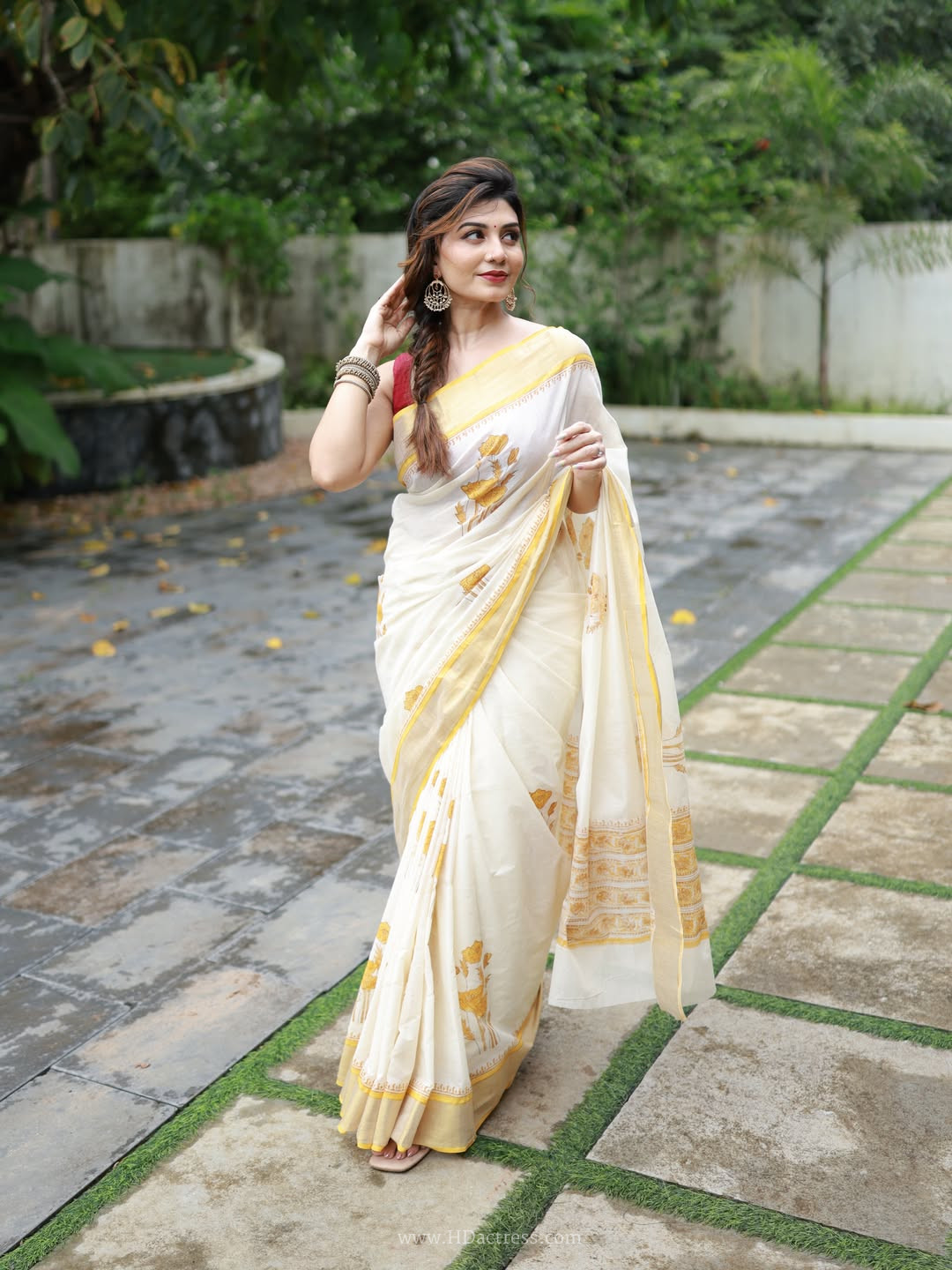 Irene David in traditional Kasavu saree Irene David in traditional Kasavu saree