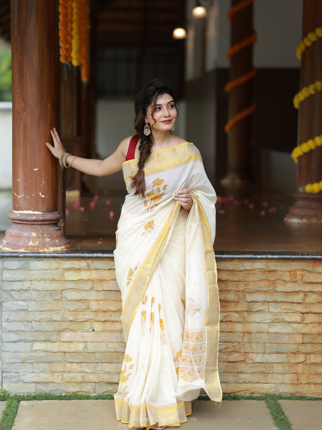 Irene David in traditional Kasavu saree Irene David in traditional Kasavu saree