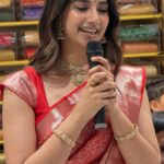 Meenakshi Chaudhary made a gorgeous appearance for a shopping mall launch. ♥️#MeenakshiChaudhary